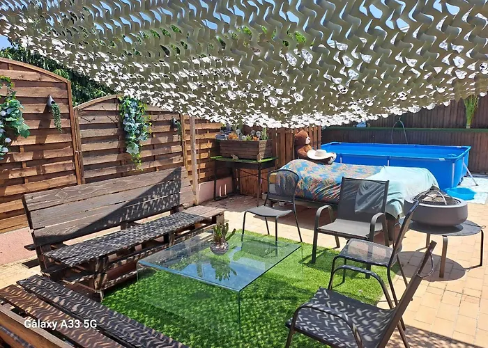 Terrasse منزل للإقامة Fréjus